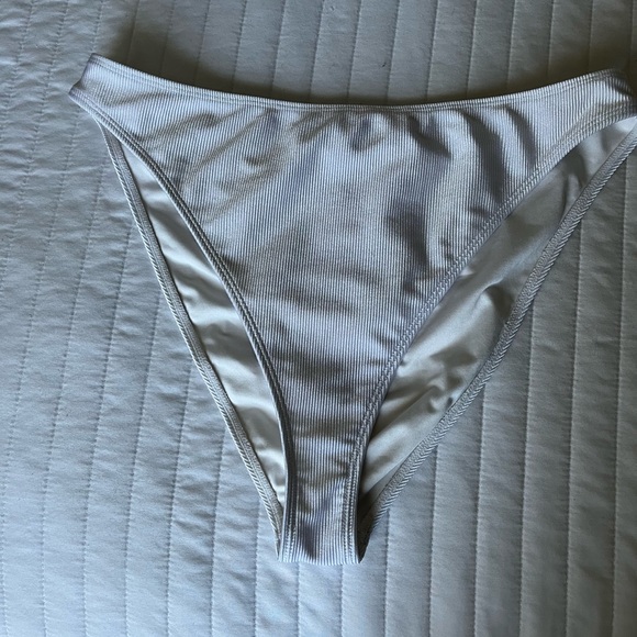 Tularosa white ribbed bikini revolve medium / small - Picture 3 of 12